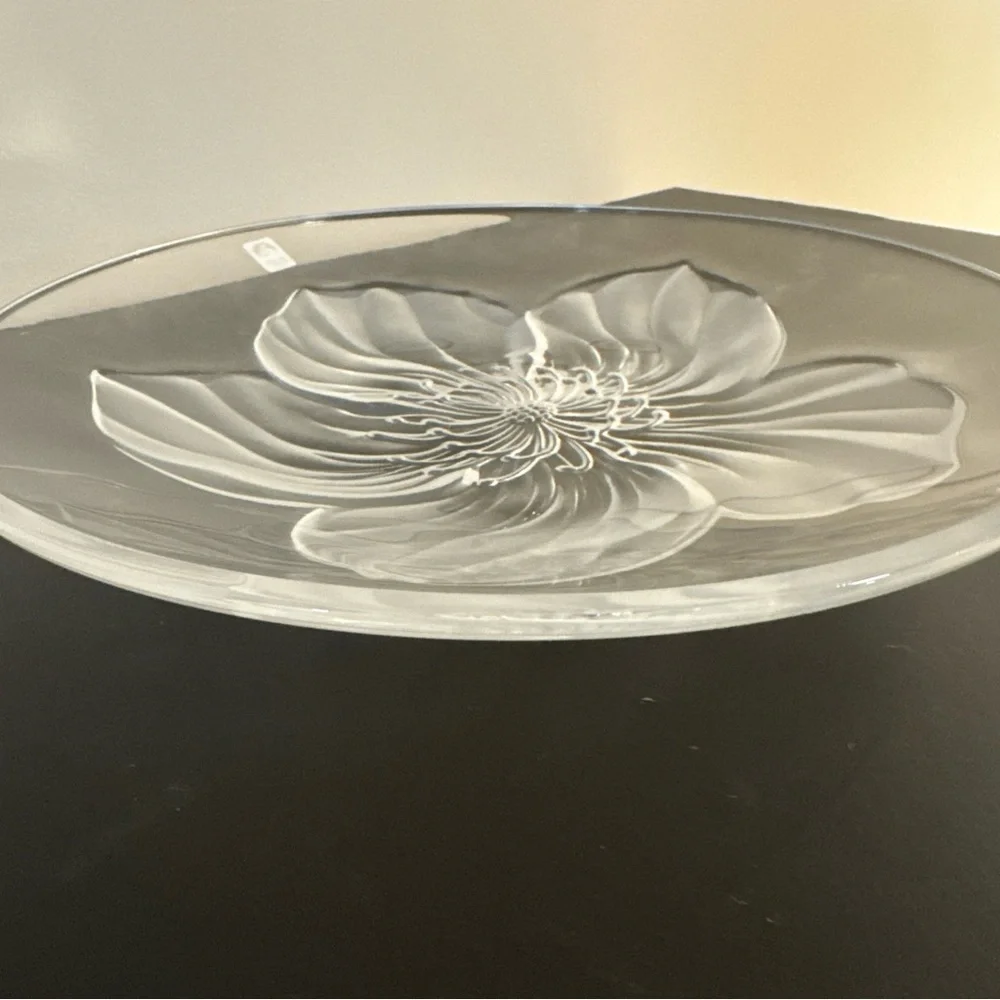 Sasaki Crystal Bowl 3D Effect Clear Flower Thick  11.5” Width